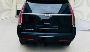 CADILLAC ESCALADE PALTINUM V8 MODEL 2017 GCC full