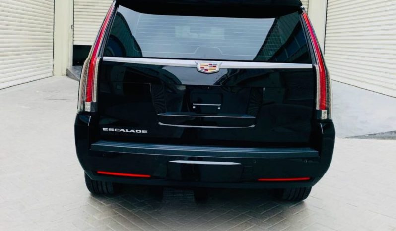 CADILLAC ESCALADE PALTINUM V8 MODEL 2017 GCC full