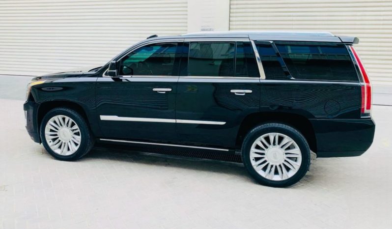 CADILLAC ESCALADE PALTINUM V8 MODEL 2017 GCC full