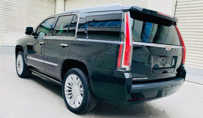 CADILLAC ESCALADE PALTINUM V8 MODEL 2017 GCC full