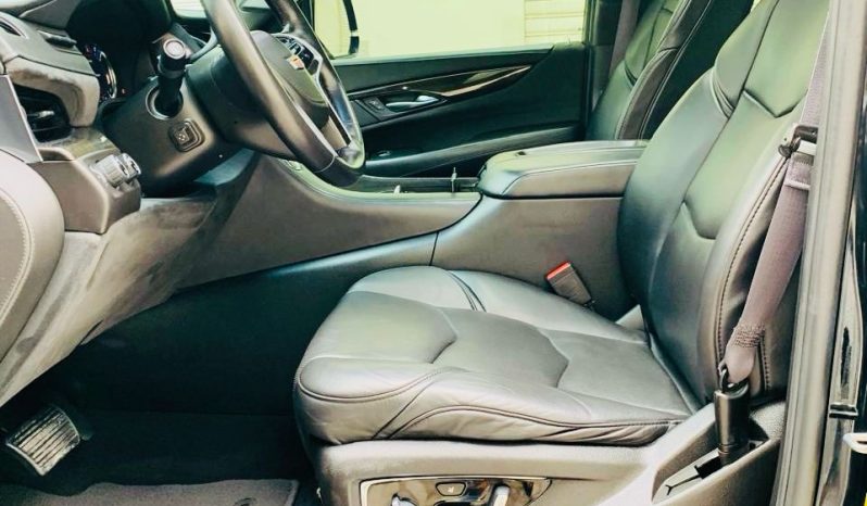 CADILLAC ESCALADE PALTINUM V8 MODEL 2017 GCC full